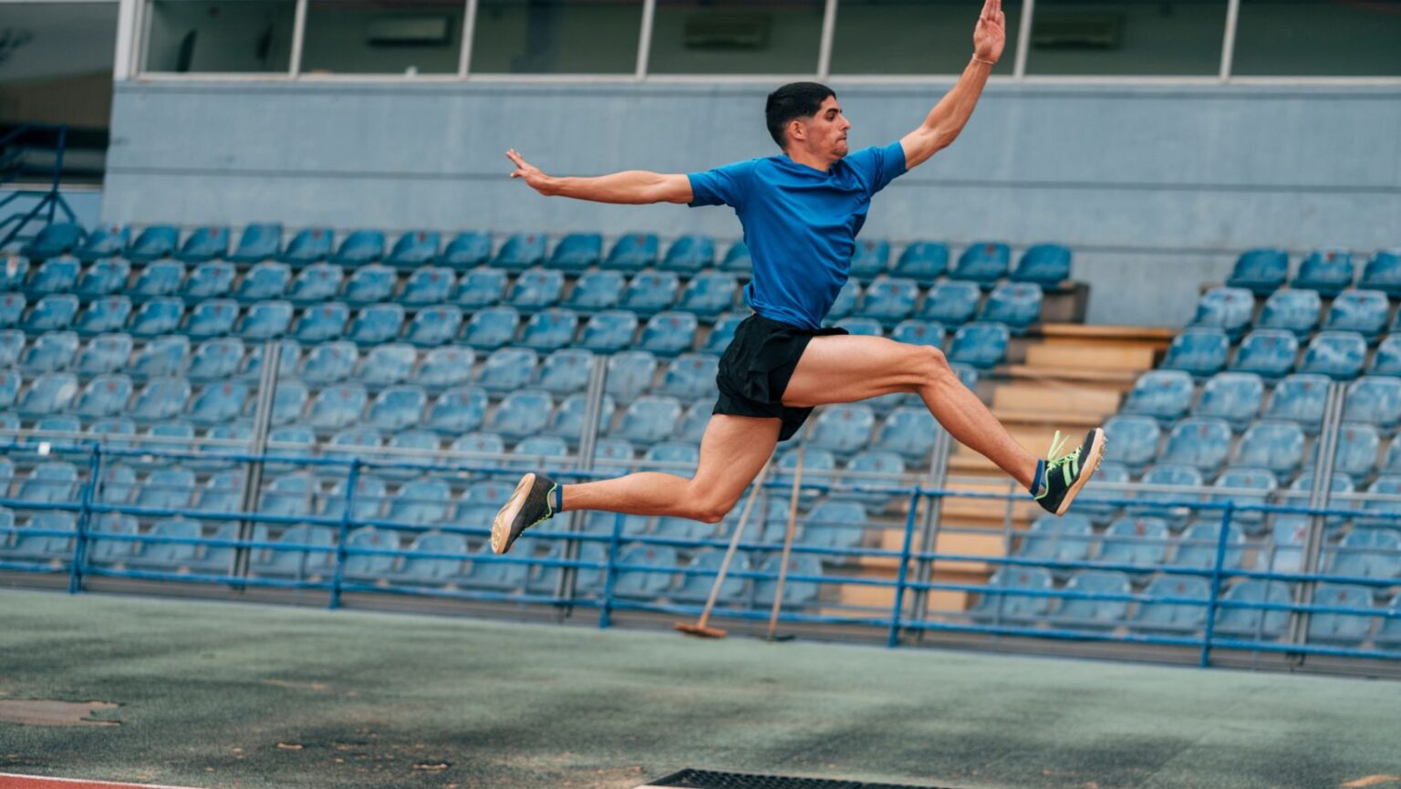 Mastering the Perfect Long Jump Landing Enhancing Athletic Performance